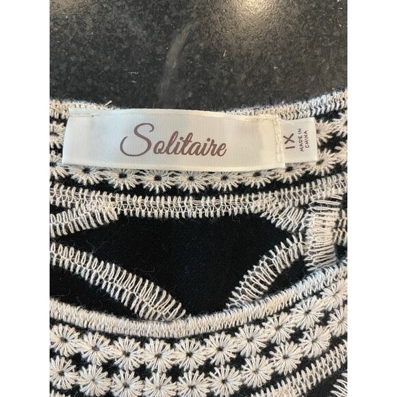 Solitaire 1X black white  scalloped embroidered tunic - Picture 7 of 10